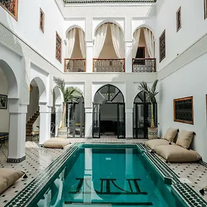 riad-nayanour.marrakeshhotelsmorocco.com/